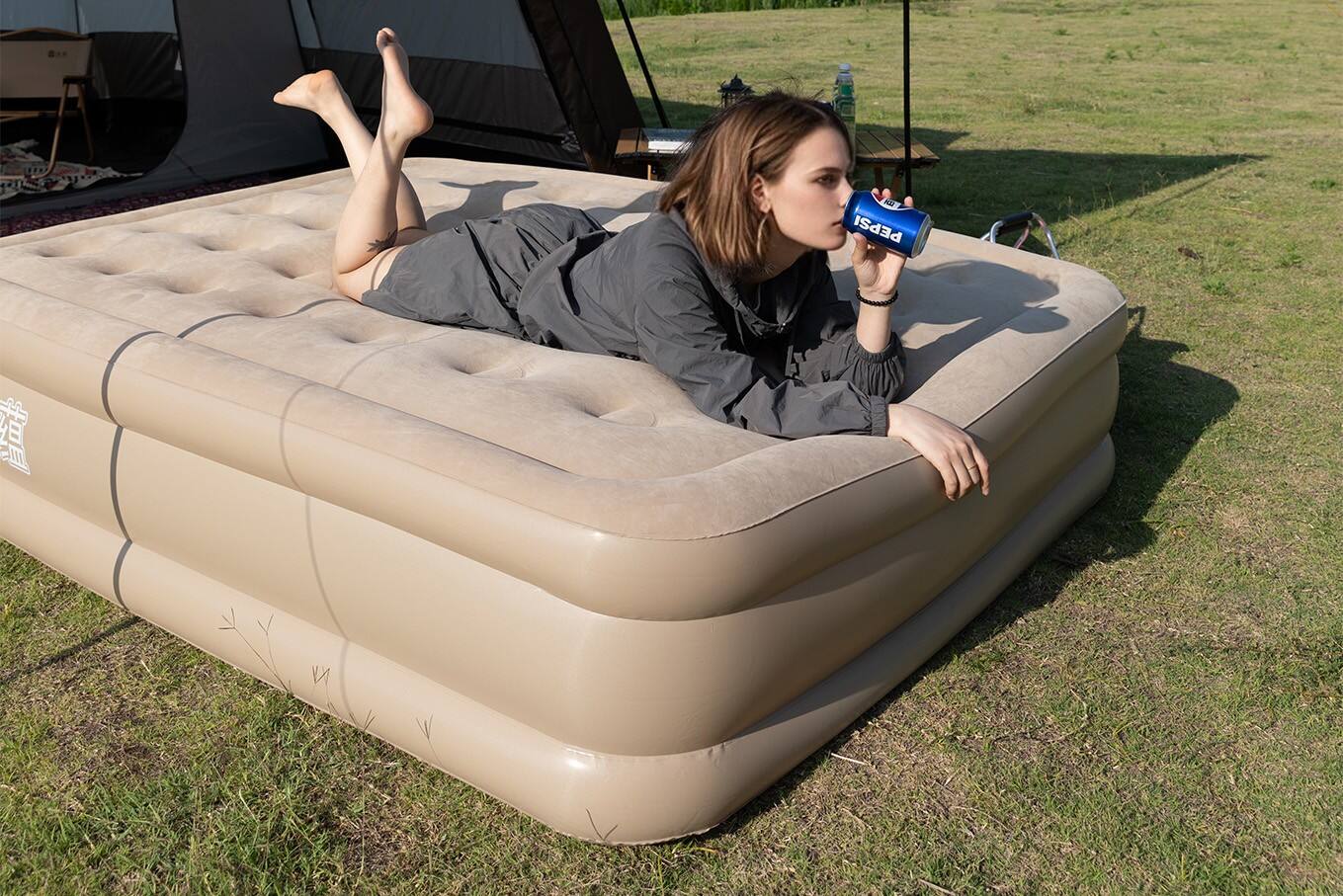 Camping Self Inflating Mattress Inflatable Air Bed With Built-In Rechargeable Pump