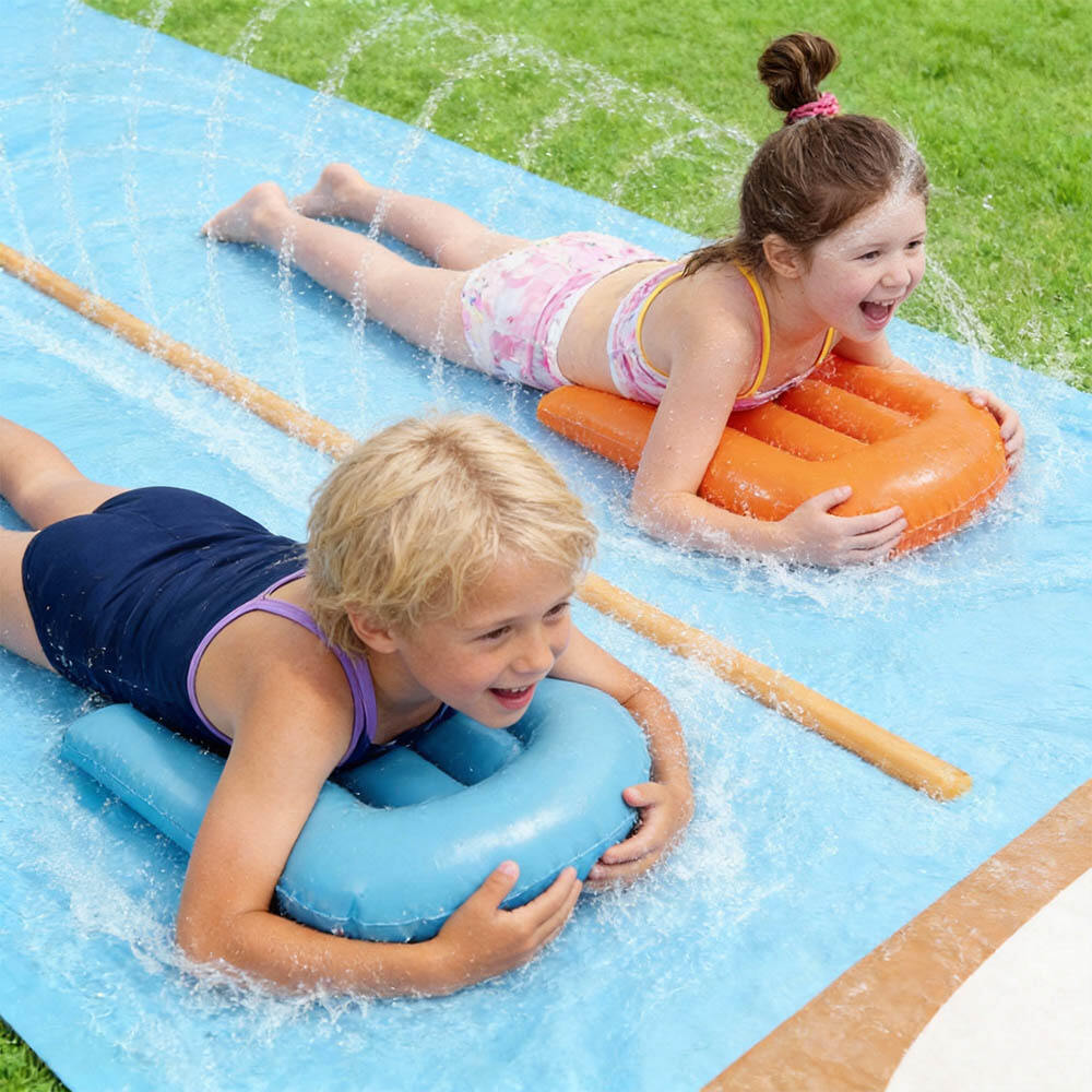 Εξωτερική υδροδιασκέδαση για λασπότοπο με 2 φουσκωτές πλακέτες ολίσθησης στο νερό και ψεκασμό, μακριές διαδρομές ολίσθησης για παιδιά