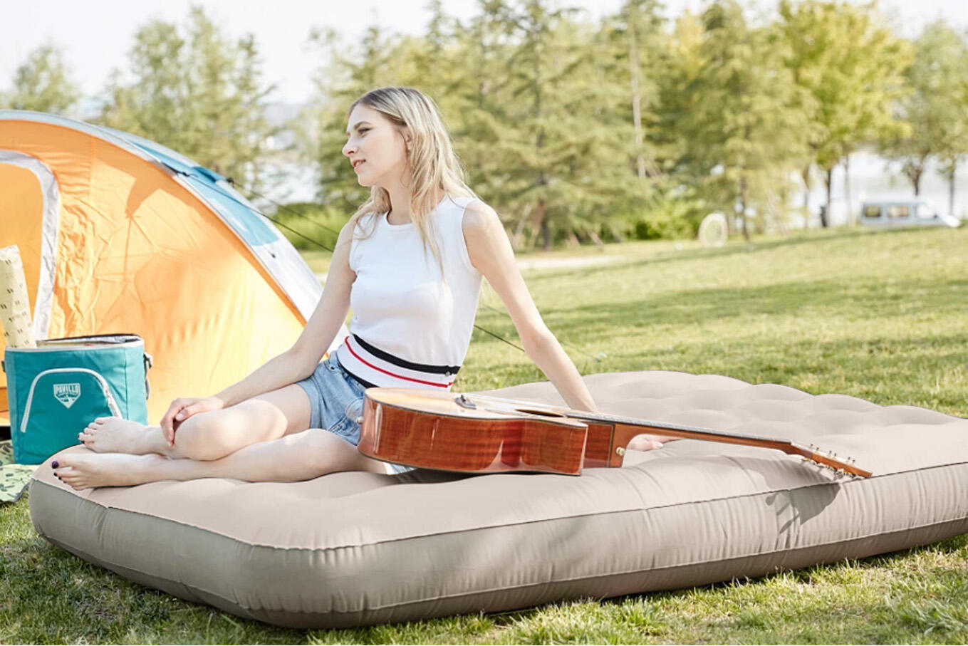 Queen Size Inflatable Automatic Air Bed Mattress with Built in Rechargeable Pump