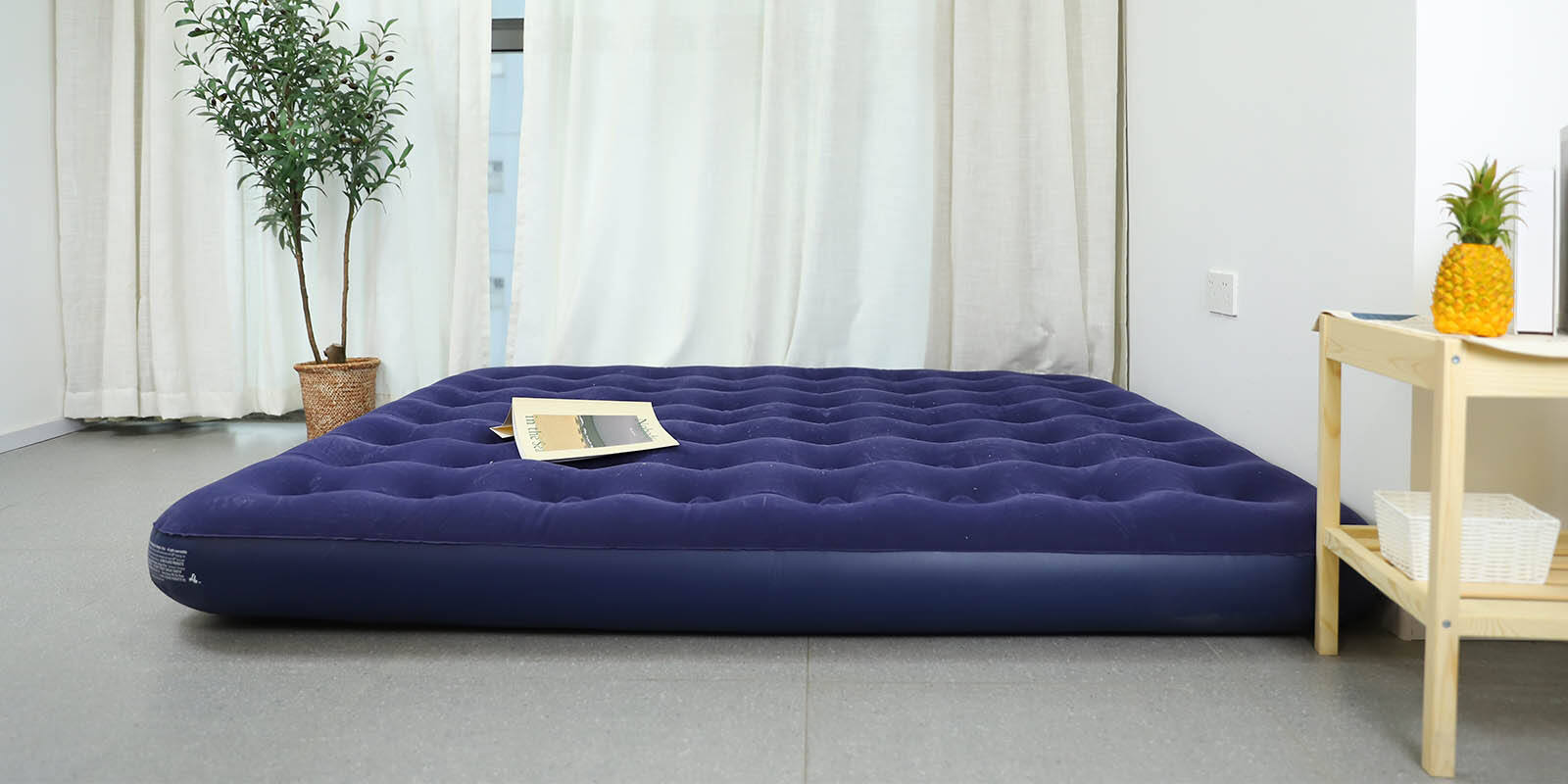 queen size air bed.jpg