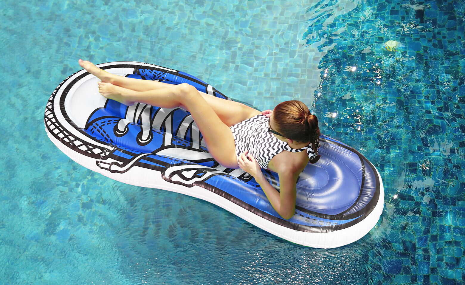 Custom Outdoor PVC Inflatable Sneakers Pool Float Raft