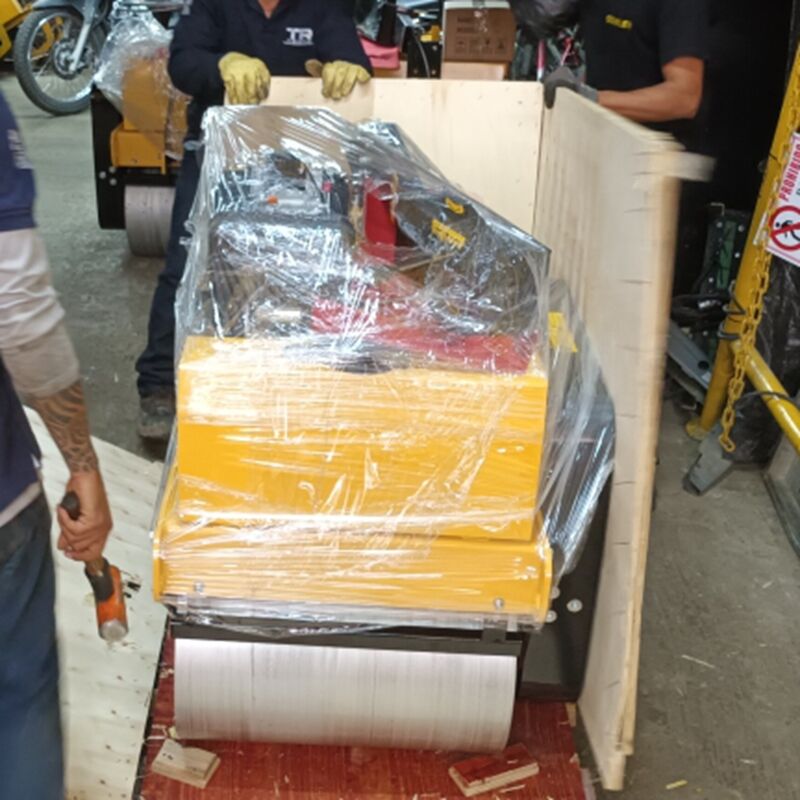Colombian customers are very satisfied with the road roller