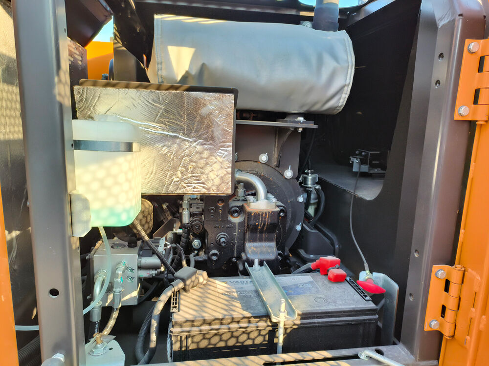 发动机仓Engine compartment.jpg