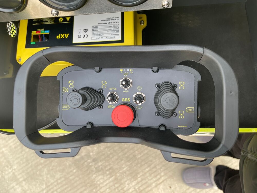 remote-control unit（遥控器）.jpg