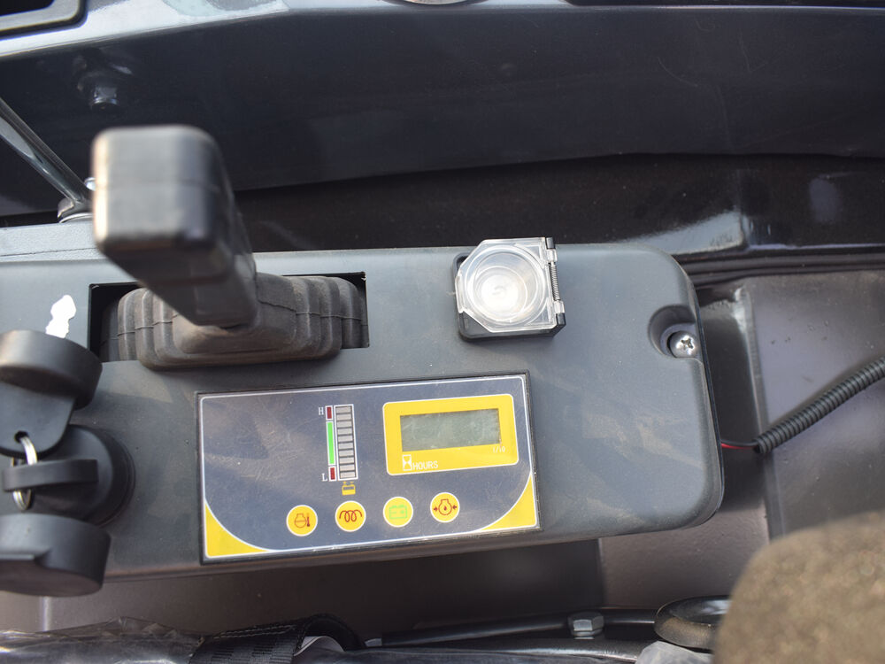 操作面板显示器Operation panel display screen.jpg