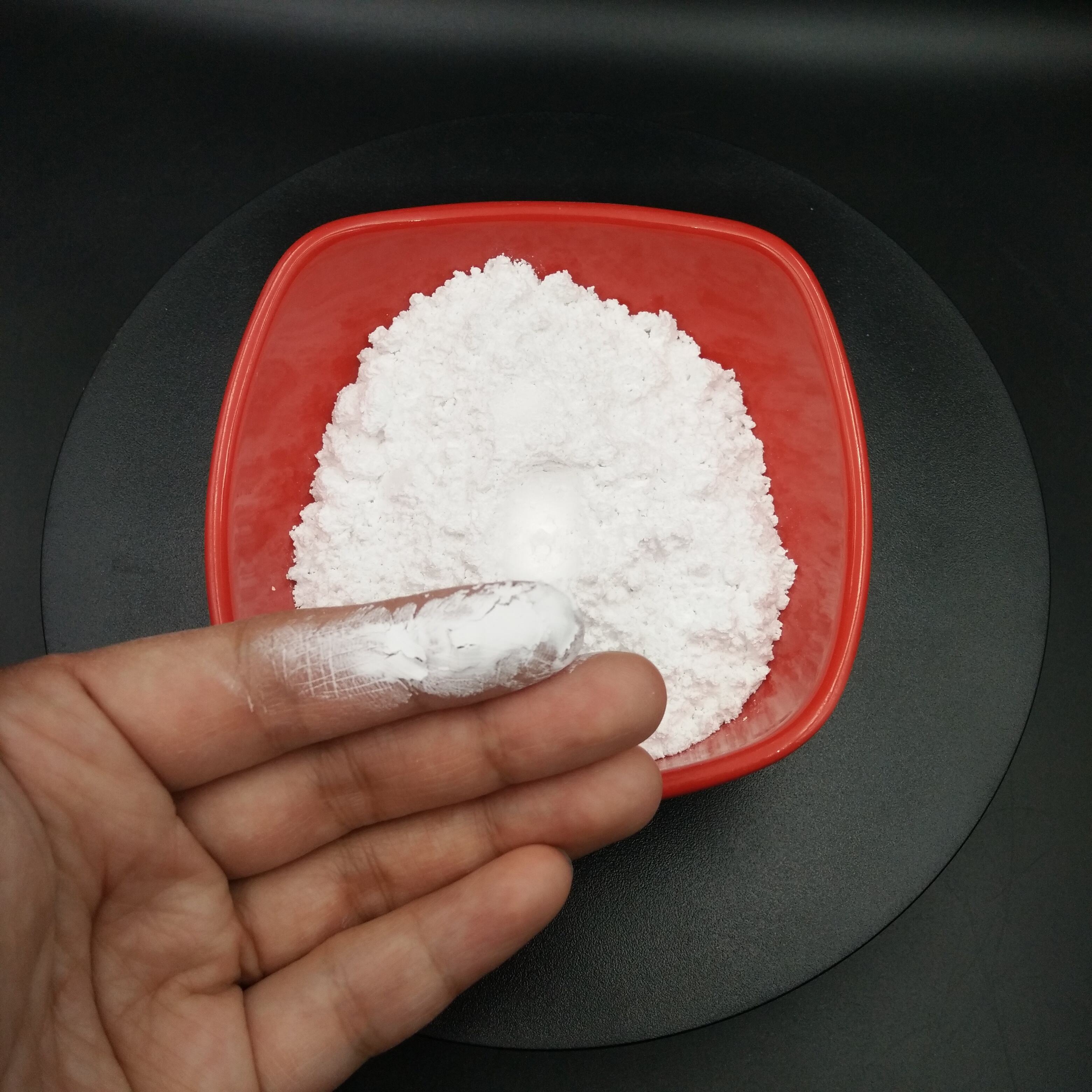 Tuklasin ang Hindi Maipagkakait na Mga Benepisyo ng Lowiron Silica Powder