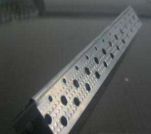What Common Issues Arise with Metal Studs and Drywall Installation?