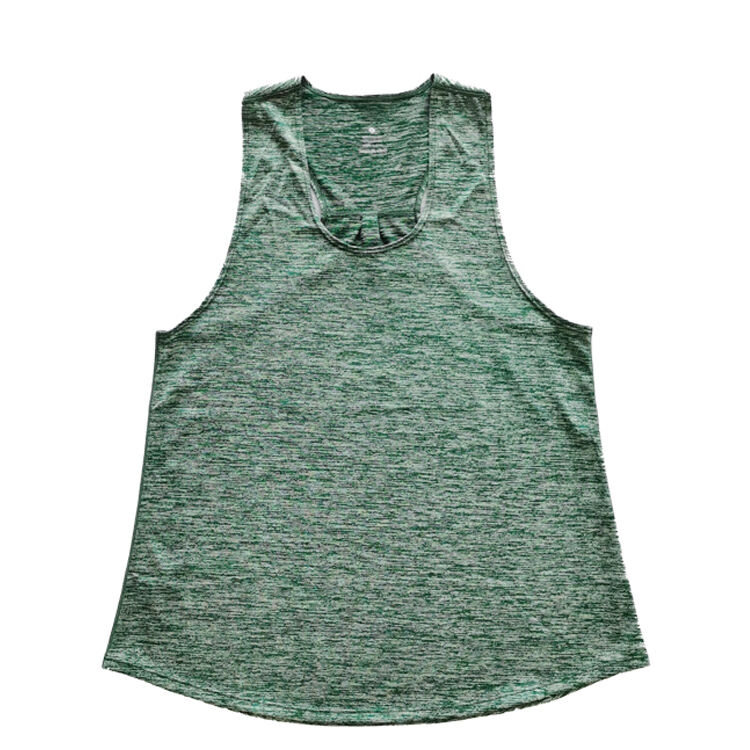 Skreddersydd kvinnesports singlet med racerback-design for maksimal komfort og bevegelse