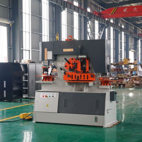 Controlling the Bending Radius in Ironworker Operations
