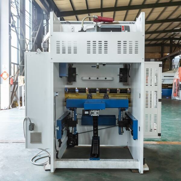 How to Improve CNC Press Brake Efficiency: RAYMAX’s Tips