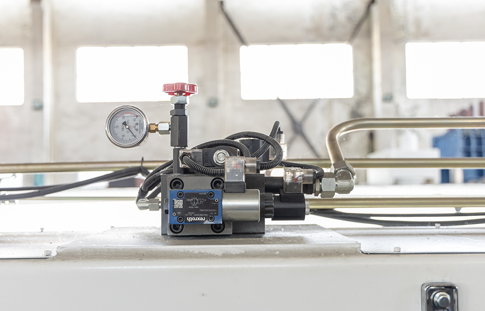 4-Bosch-Rexroth-Hydraulic-System.png