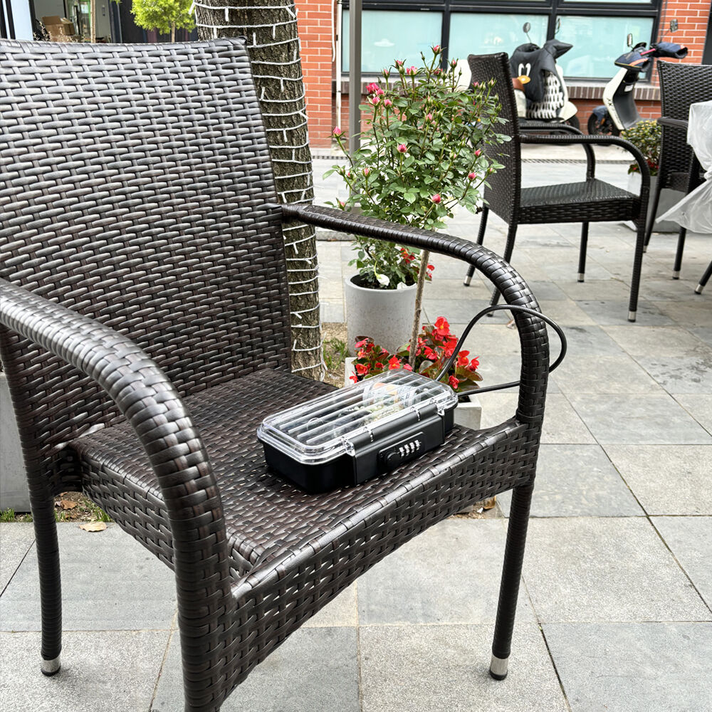 Beach Safe: Protecting Your Belongings at the Shore