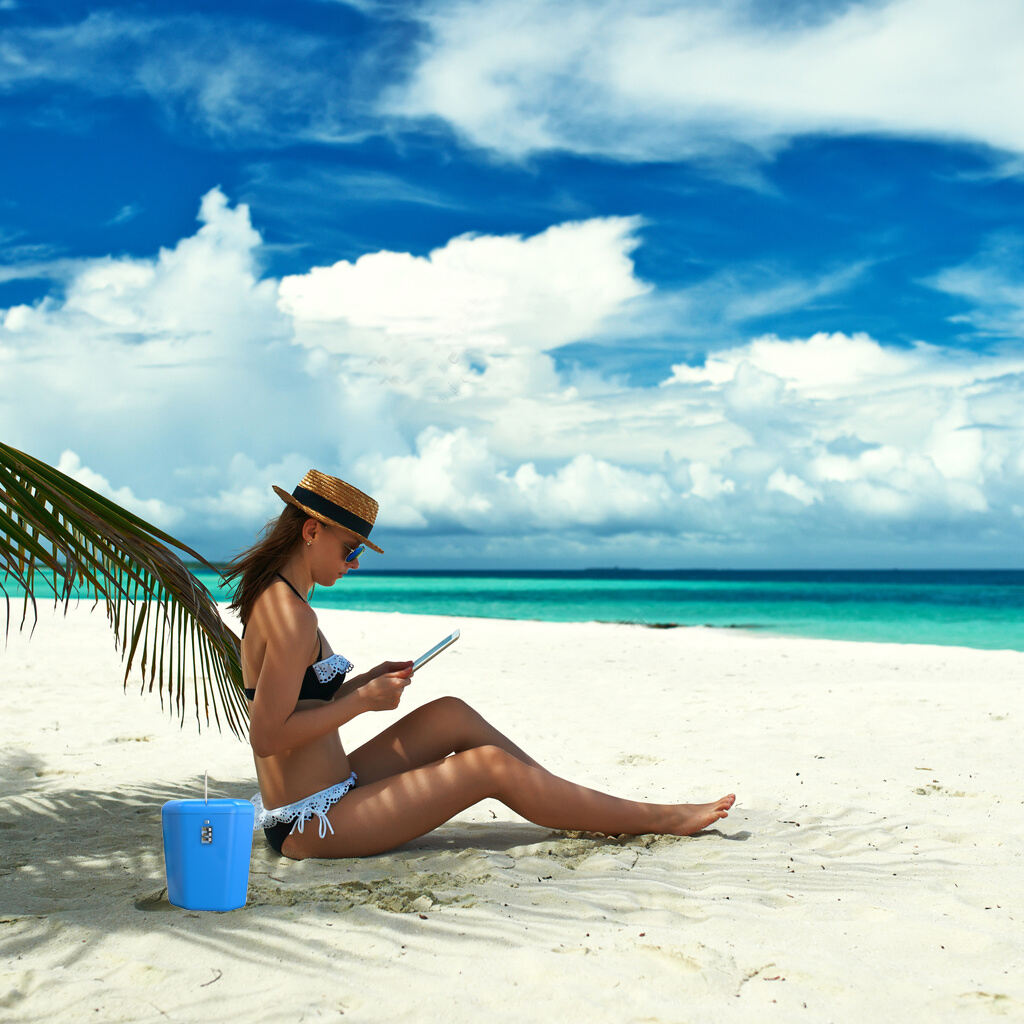 The Benefits of Using a Beach Safe at Public Beaches