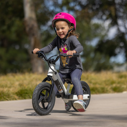 The children's balance car manufacturer introduces the features of balance cars