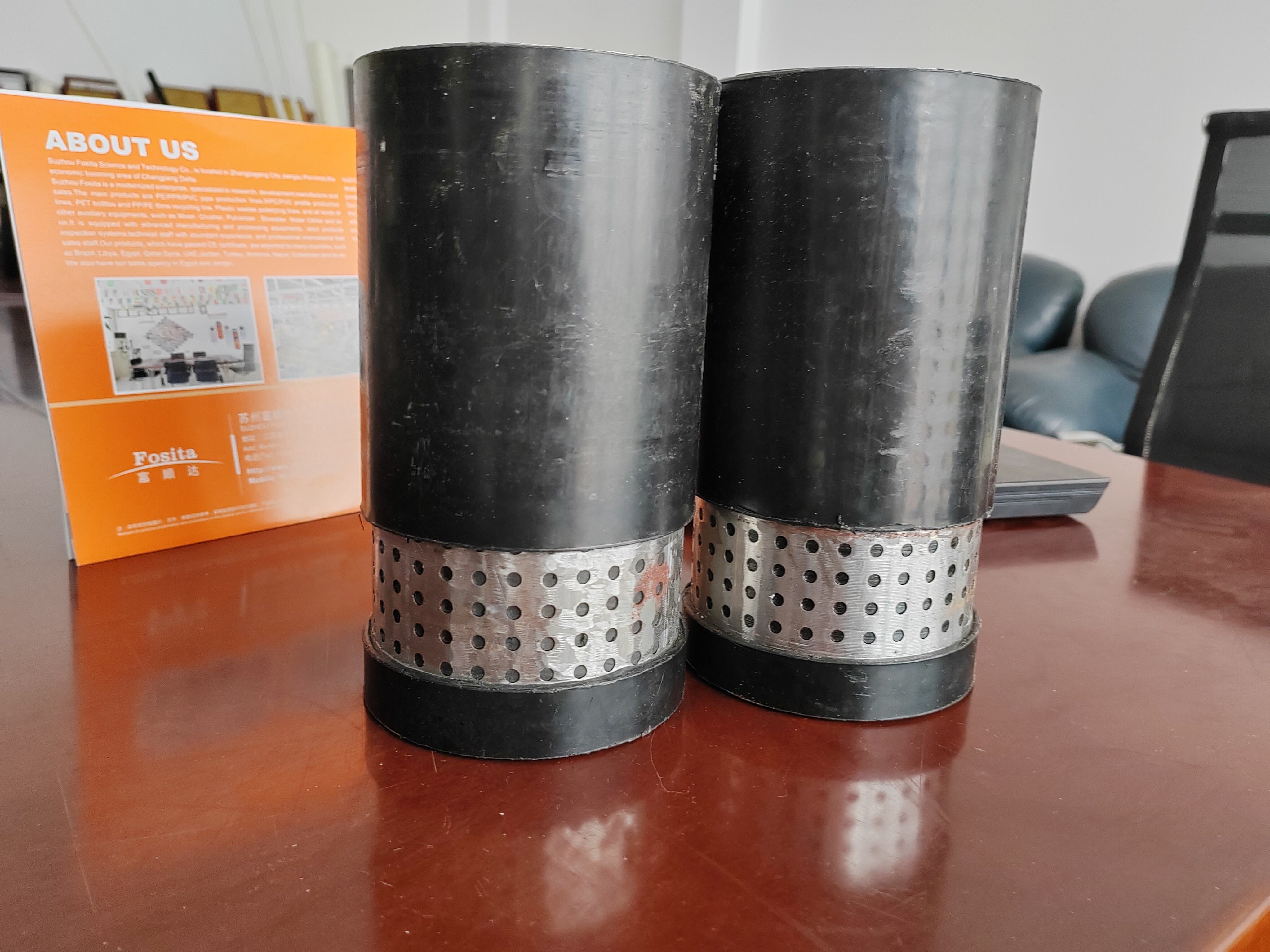 New product--Perforated steel belt polyethylene composite pipe