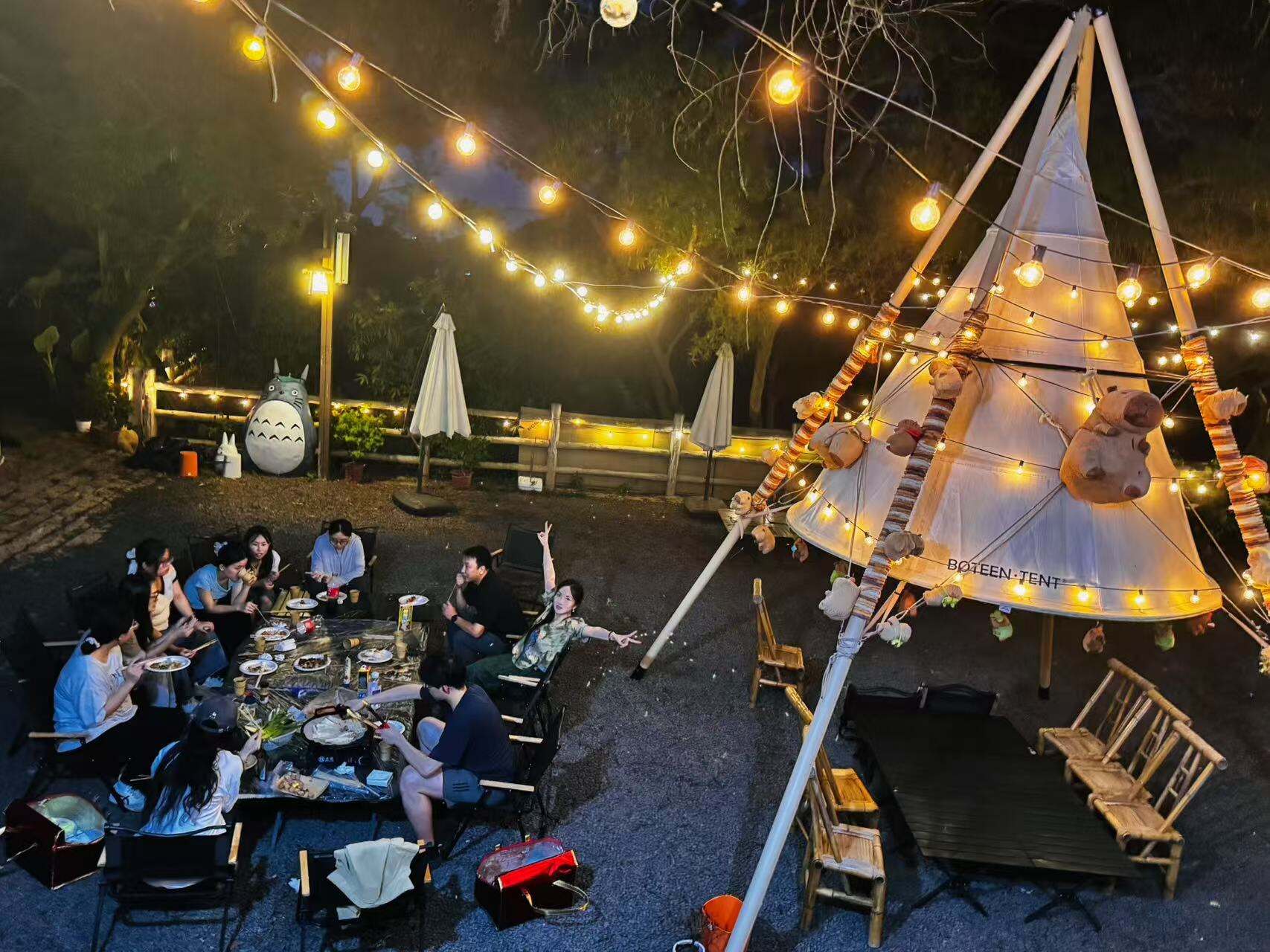 Uniting for a Brighter Future - UIB Holds Themed Team-Building Activity​2.jpg