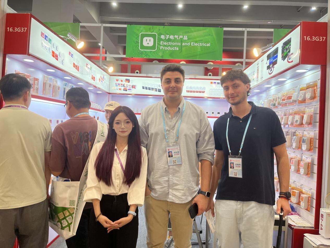 Wenzhou Zhongzhe Electric Co., Ltd. Achieves Outstanding Success at the 138th Canton Fair with Its Premium Voltage Protectors and Global Electrical Solutions-3