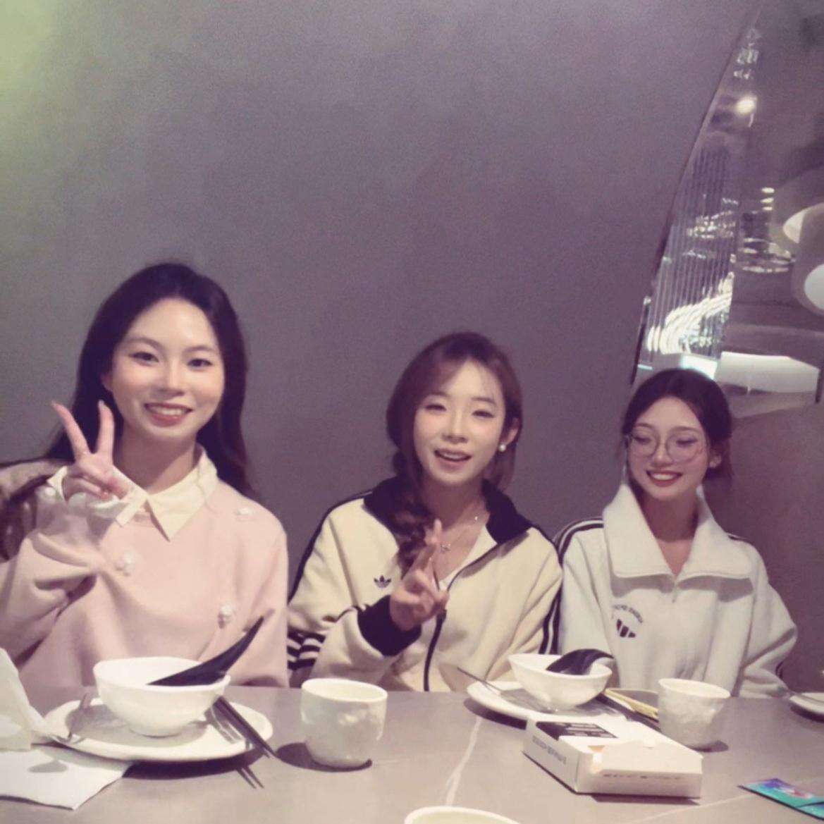 Wenzhou Zhongzhe Electric  Co., Ltd. Boosts Team Cohesion Through Purposeful Corporate Retreat, Highlighting Strength as a Warm and Reliable Electrical Protection Brand