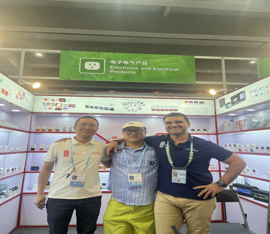 Wenzhou Zhongzhe Electric Co., Ltd. Achieves Outstanding Success at the 138th Canton Fair with Its Premium Voltage Protectors and Global Electrical Solutions-2