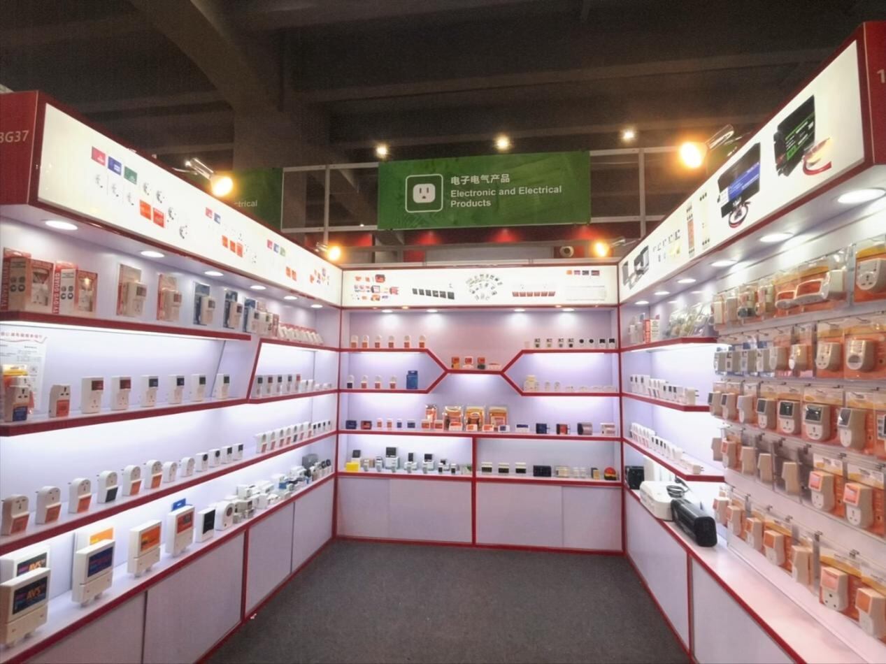 Wenzhou Zhongzhe Electric Co., Ltd. Achieves Outstanding Success at the 138th Canton Fair with Its Premium Voltage Protectors and Global Electrical Solutions-1
