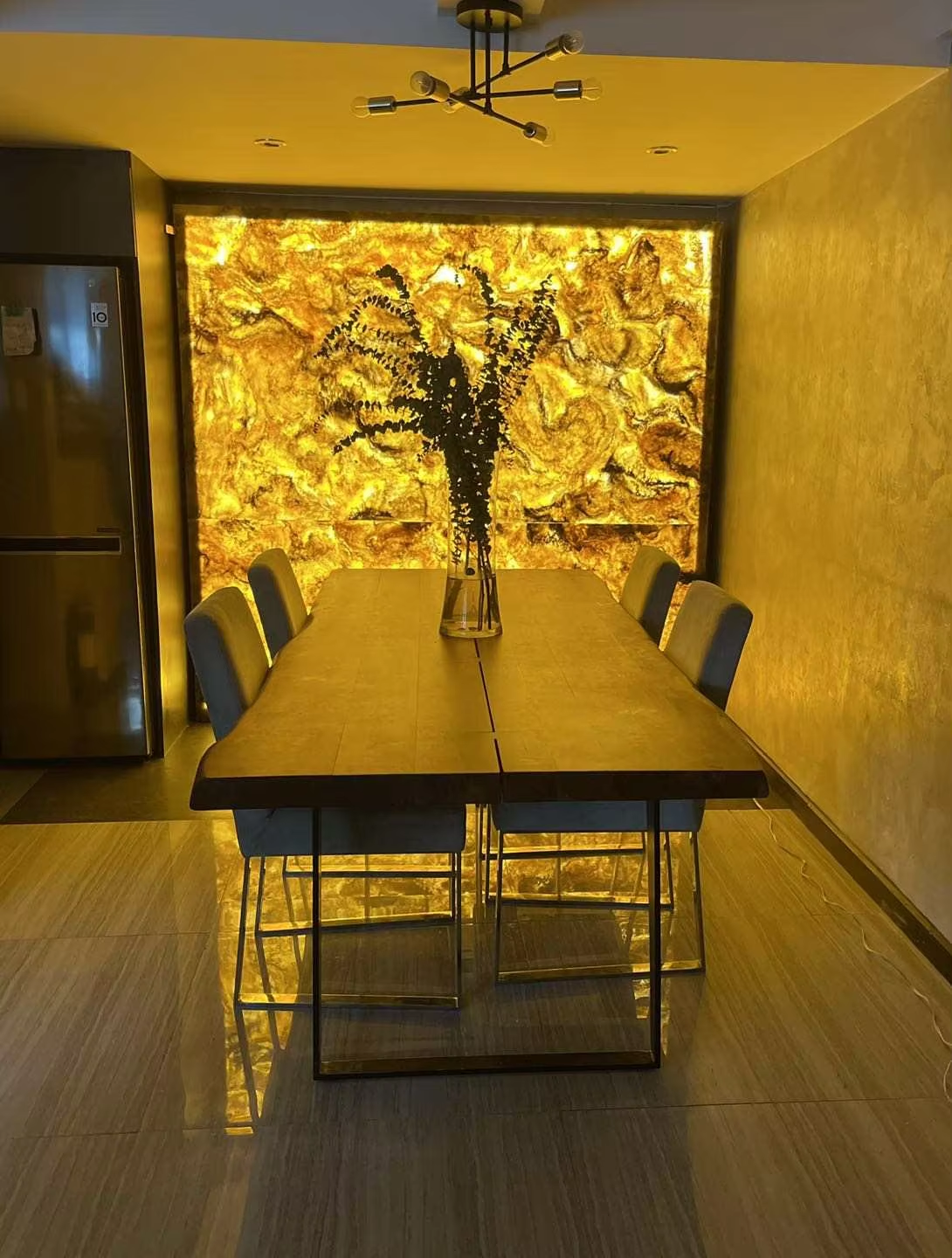 What stone veneers fit high-end interior decoration projects?