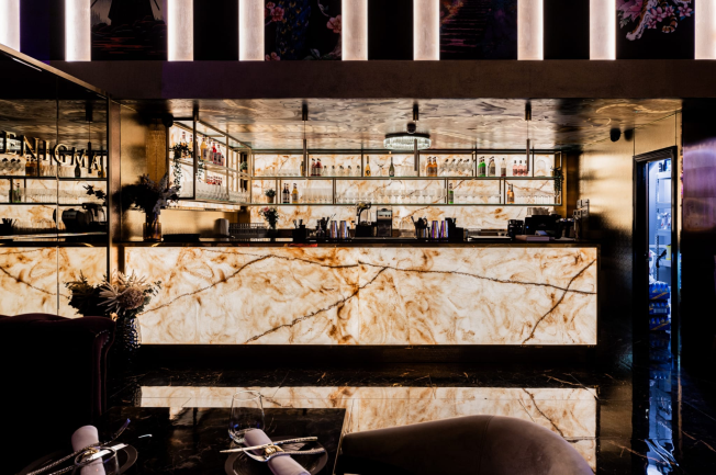 How Does Premium Translucent Stone Achieve Dynamic Light Transmission?