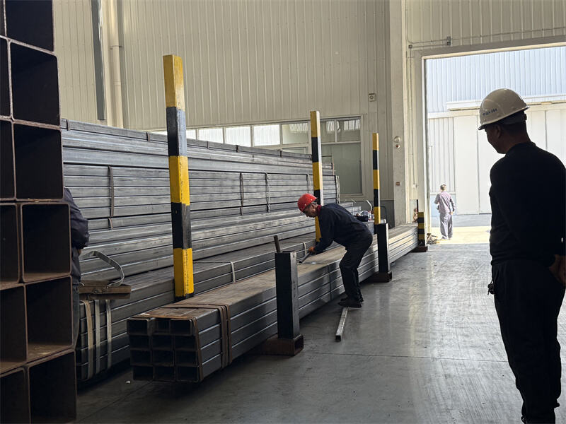 welded steel aquare pipe factory.JPG