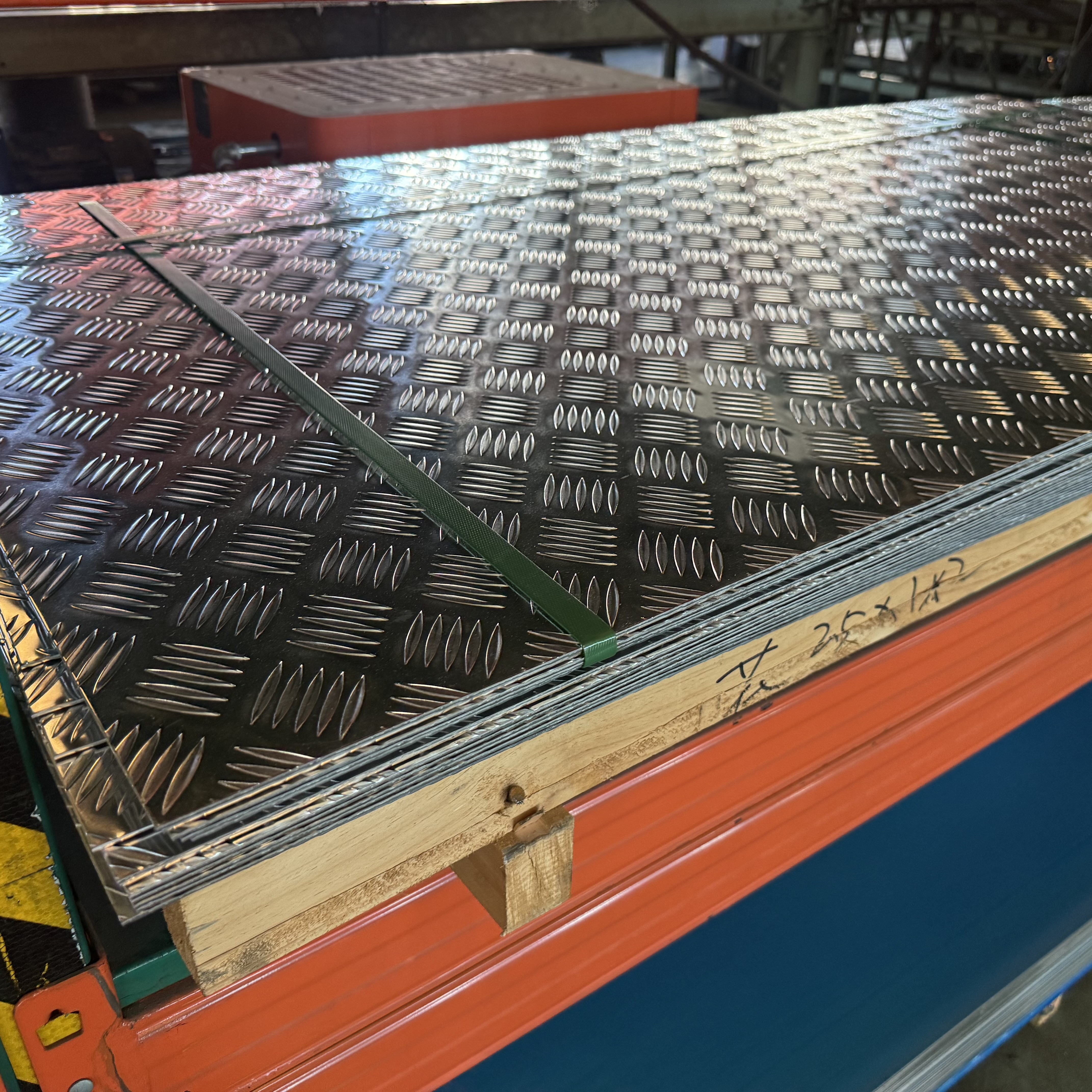 aluminum embossing plate (2).JPG