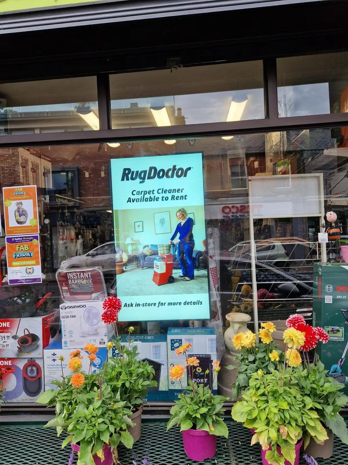 Can High Brightness Digital Window Displays Outperform Traditional Signage?