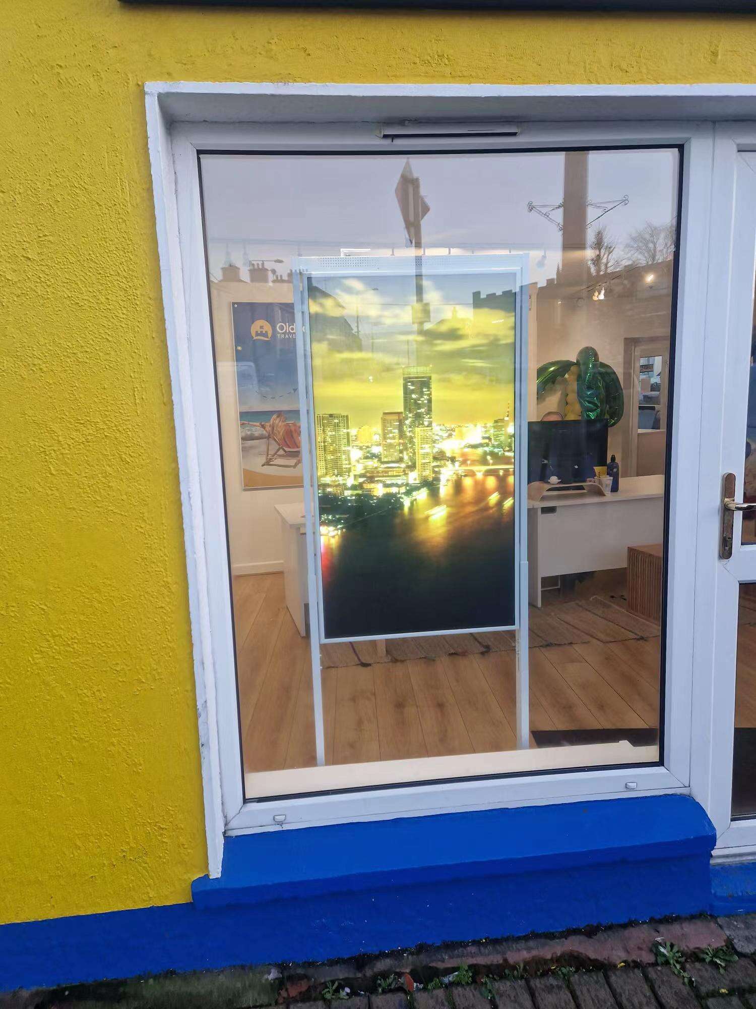 How Can a Digital Window Lcd Display Boost Retail Sales?