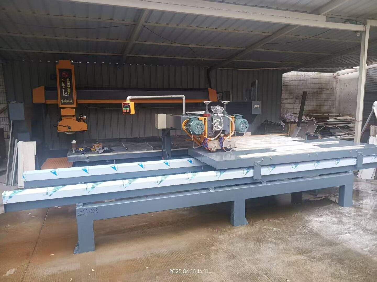 Non CNC hand push tile cutting machine