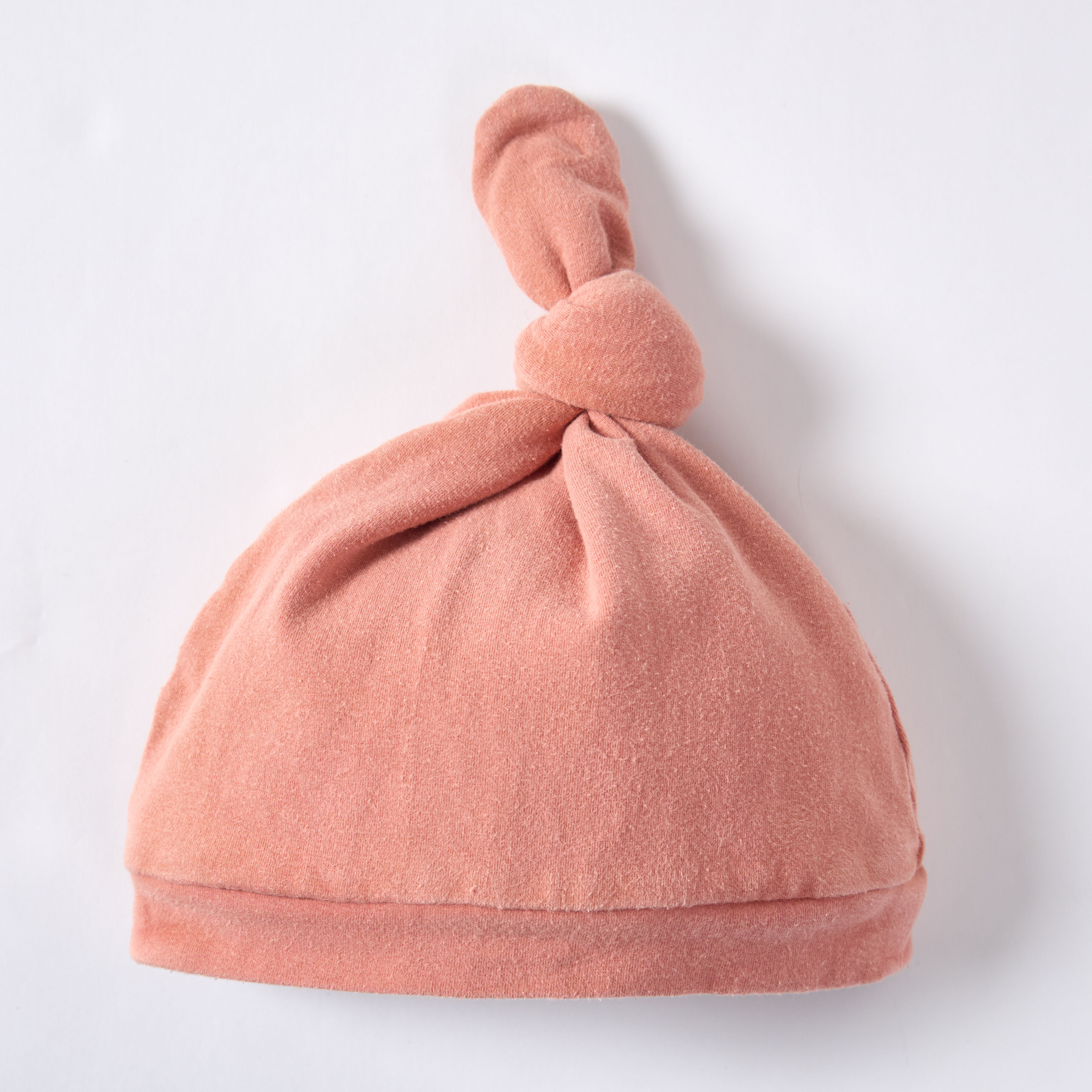 Organic Plant-Dyed Baby Knot Bonnet: Soft, Eco & Unique Design