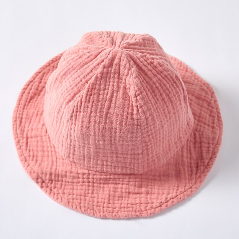 Fournisseur personnalisé de chapeaux-baquet pour bébés teints aux plantes | Chapeau solaire pour nourrissons en coton mousseline bio, fabricant OEM/ODM proposant des étiquettes privées