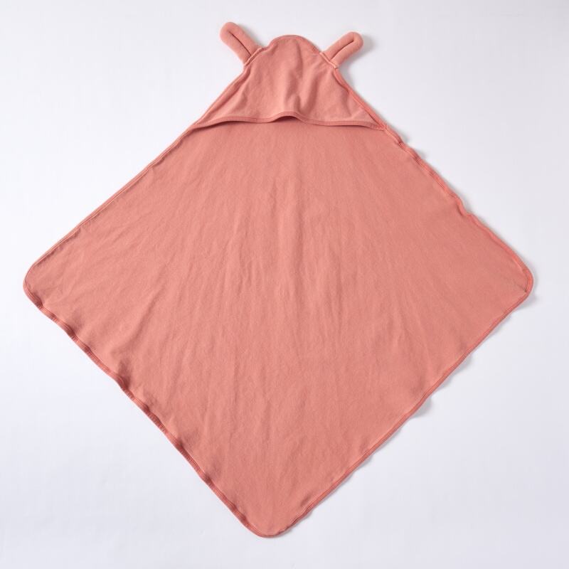 Fabricant de textiles bébé écologiques proposant des couvertures bébé à capuche en coton biologique personnalisées, teintes avec des plantes, langes pour nourrissons douces, couvertures d'accueil pour nouveau-nés avec capuche oreillée OEM/ODM