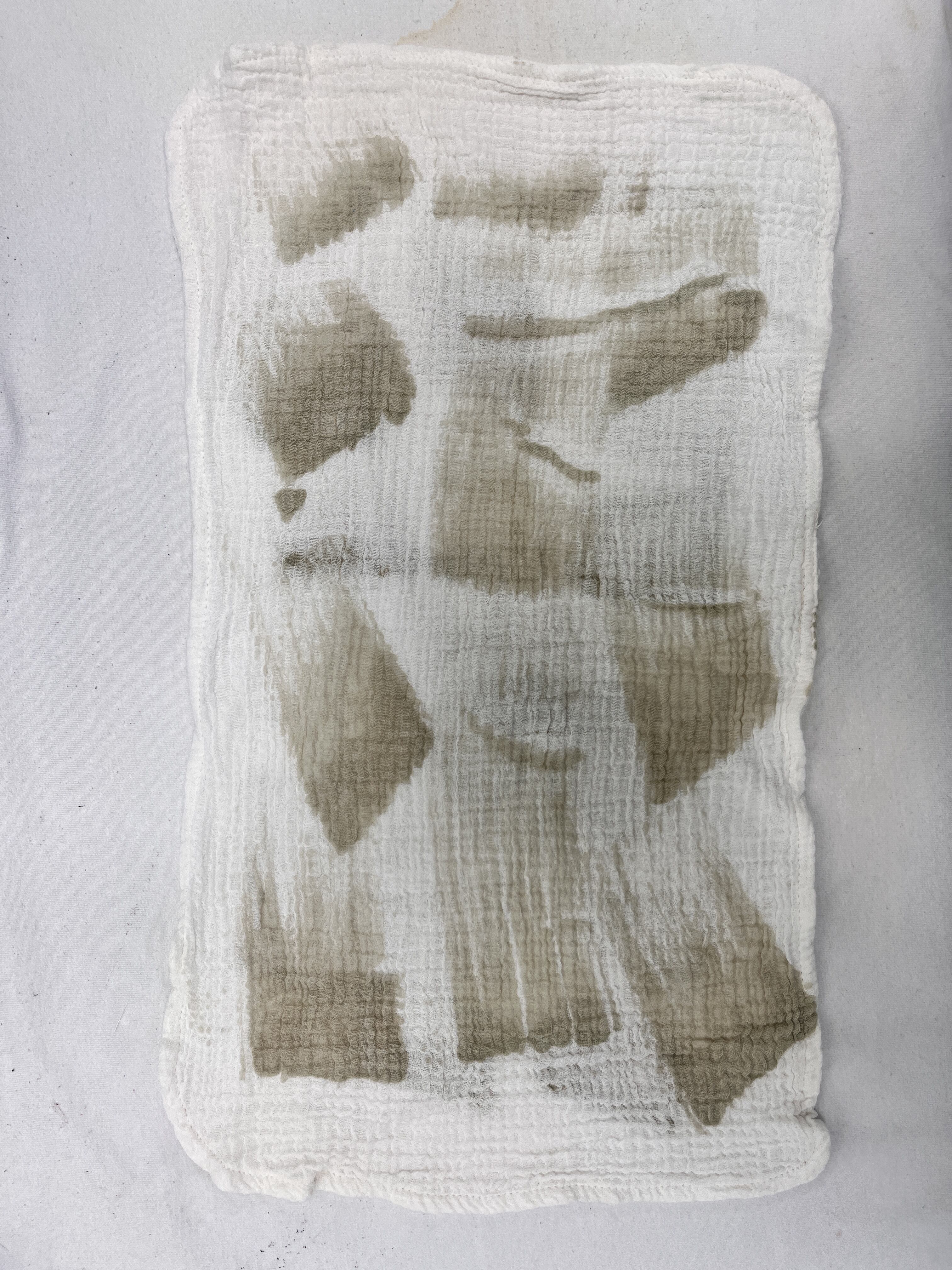 Sustainable & Unique: Plant-Dyed Brushstroke Muslin Cloth for Brand Customization