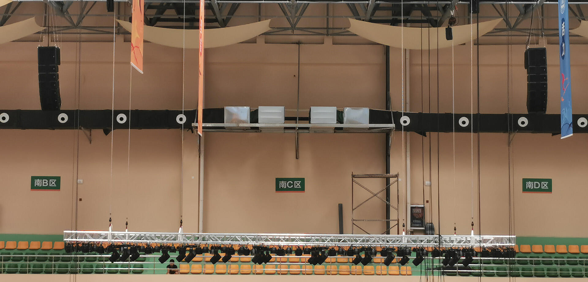 Suitable for outdoor mobile performances