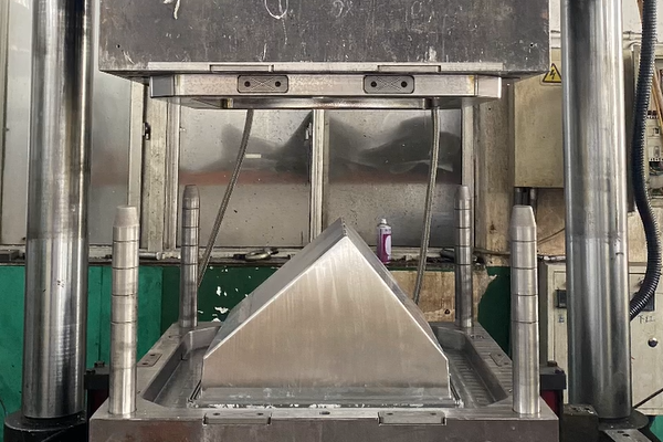Precision & Durability SMC Plastic Box Molds for Superior Production.