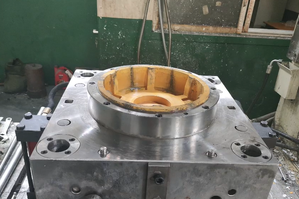 Lighter, Cheaper, Stronger Phenolic Molds Replace Traditional Metal Molds.