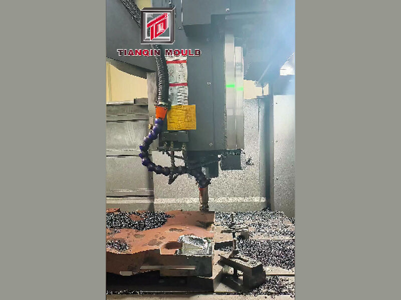 كيف يمكن إنتاج قالب لوحة متعددة المنحنيات