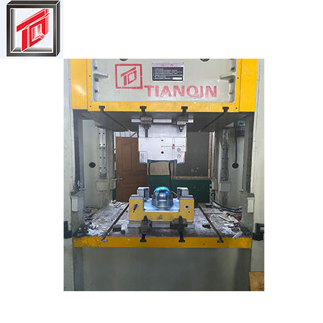 Bulletproof helmet mould