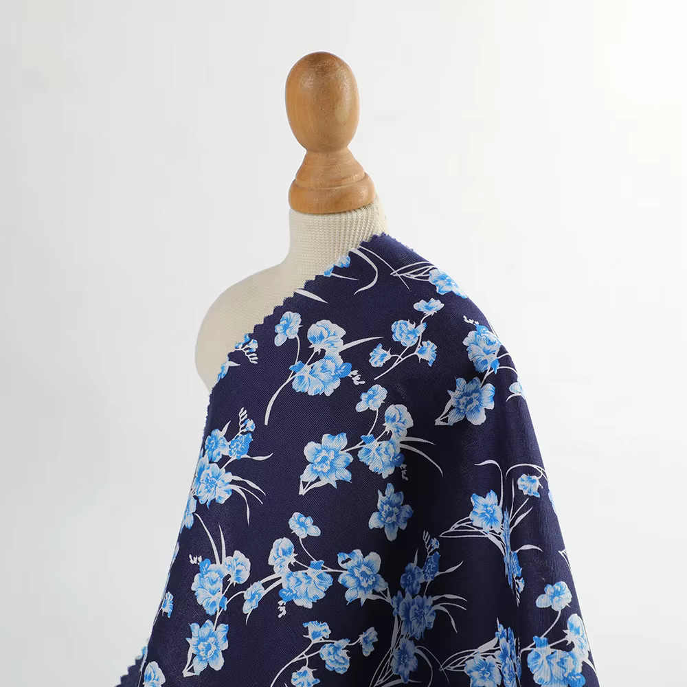 Factory Direct Sales Quality Assurance White and Blake Floral Printed Fabric Cotton SP for Girls Women's Clothing Dress Shirt manufacture