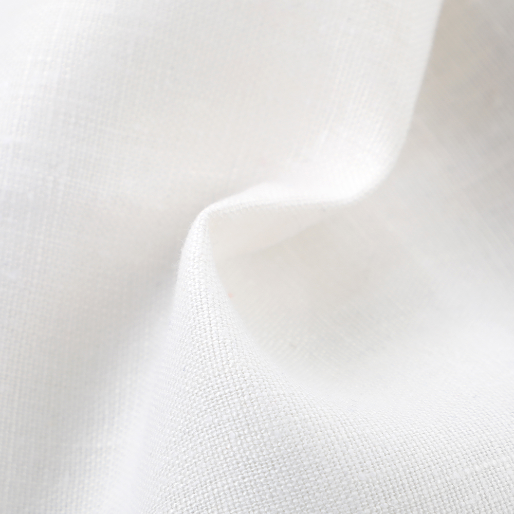 Crear una decoración minimalista con lino blanco liso