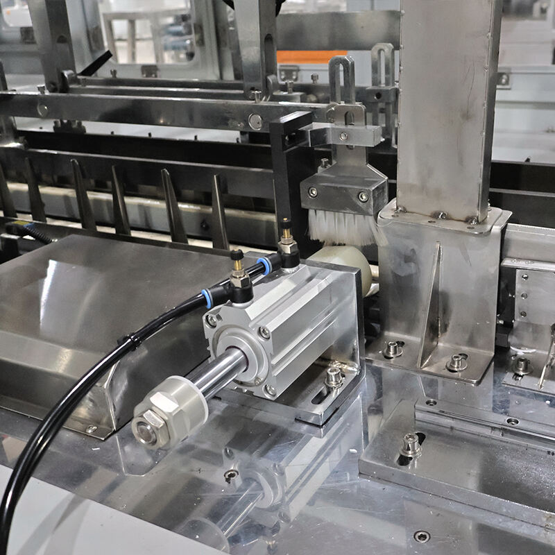 8、自动扣盖Automatic snap-on lid.JPG