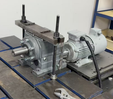 เหตุผลที่เกียร์เรดิวเซอร์ส่งเสียงผิดปกติ: เสียงฮัม เสียงคลิก และเสียงหวีดสูงหมายความว่าอย่างไร?