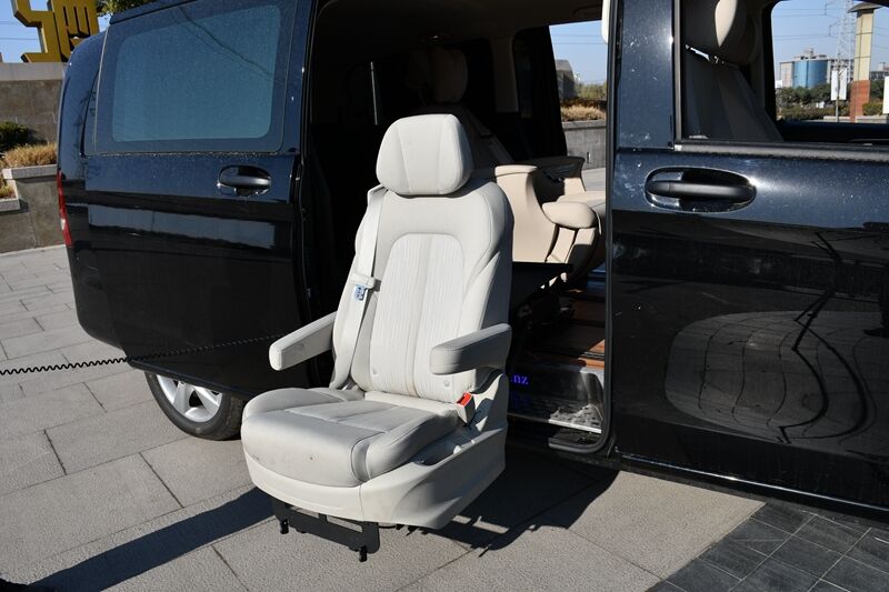 Lifting and rotating wheelchair Welfare of the lift rotating seat for your caring Electric lift can be used in SUV -BZ-L01 details