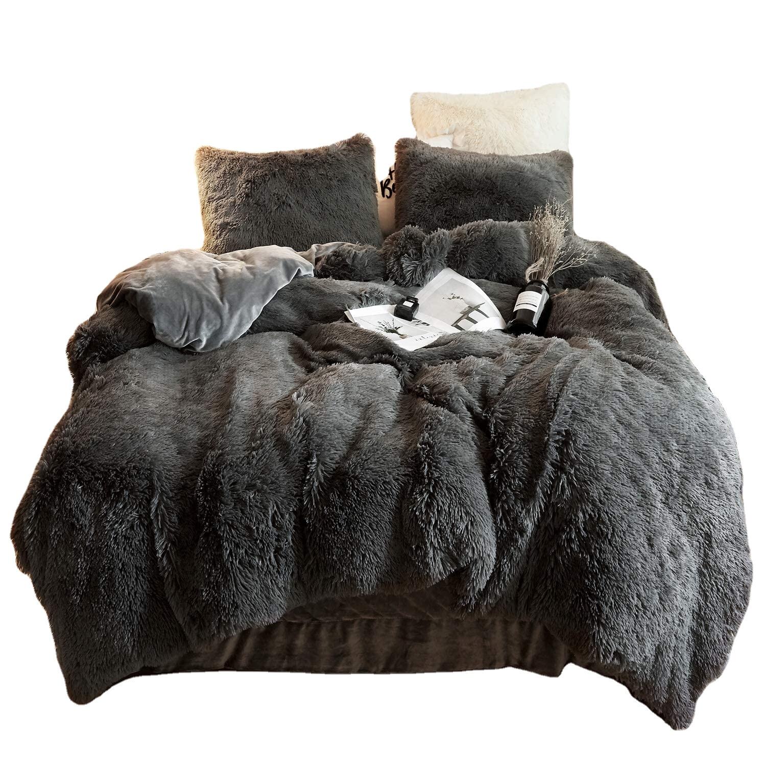 Deluxe woollen Plush Shaggy Ultra Soft Velvet Fluffy bedding set Fluffy duvet luxury factory