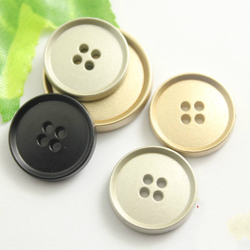 China manufacturer 4 holes zinc alloy fashion clothing coat metal sew on button