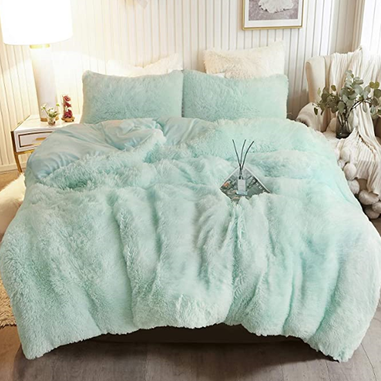 Luxury solid 100% polyester plush down alternative comforter set