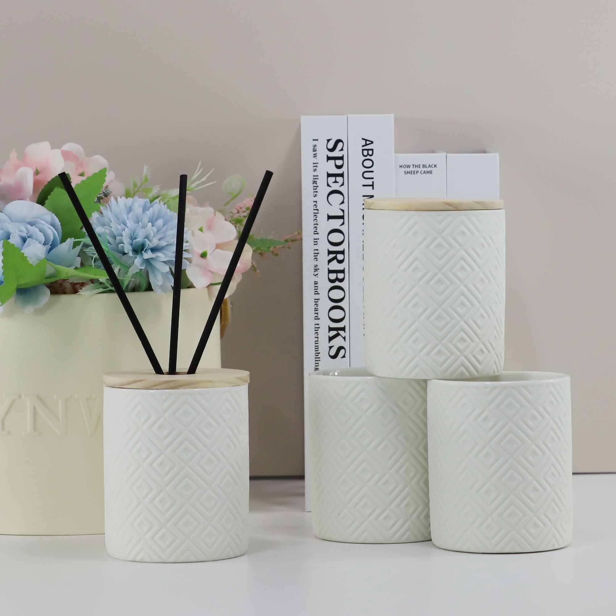 wholesale luxury scented ceramic candle jar with customized scented candles in bulk details