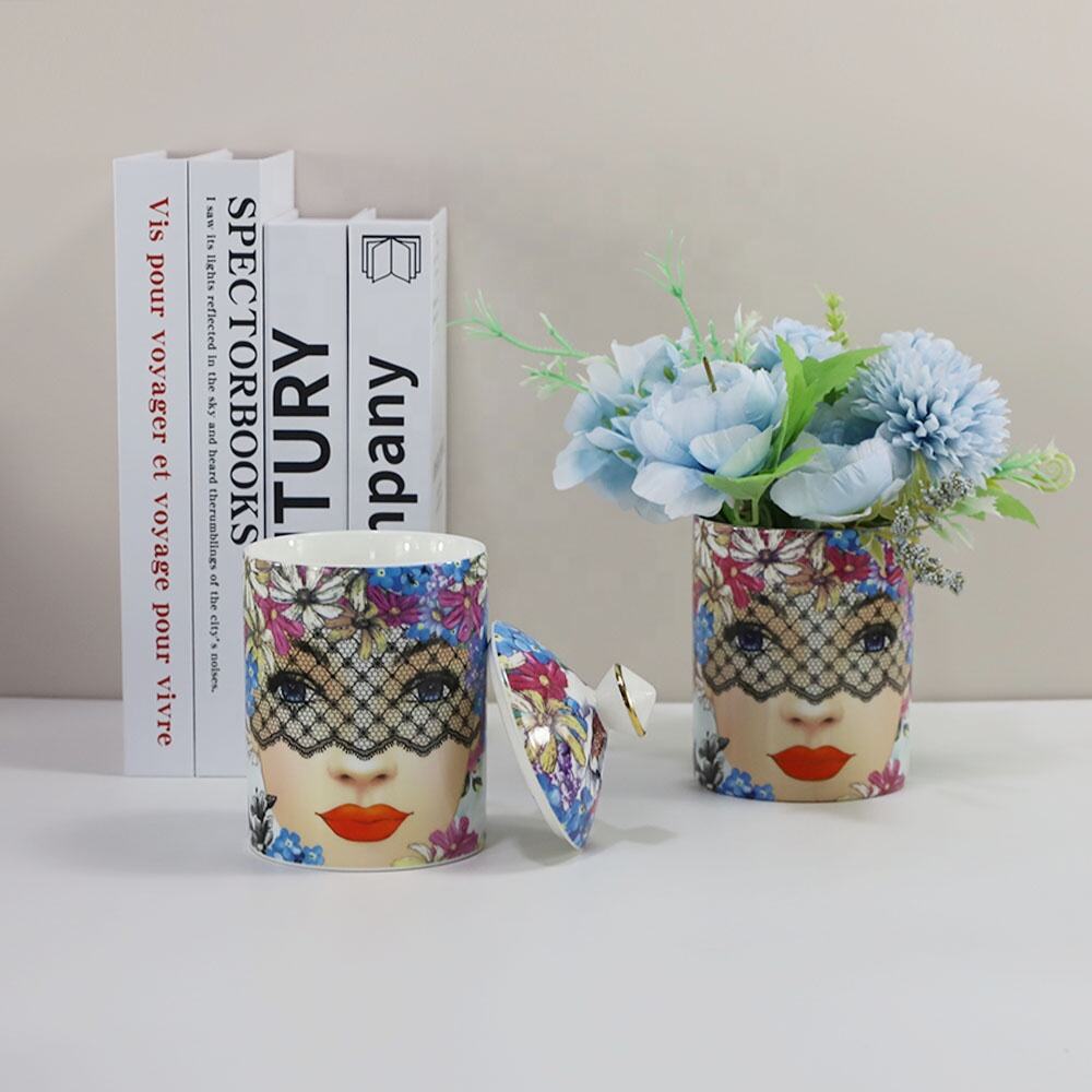 Synwish Home Aromatherapy Candles Luxe Scented Candle Customized Scented Soy Wax In Ceramic Jar Luxury Fornasetti Jar With Lids details